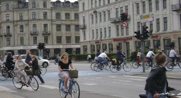 Est-ce que le port du casque est obligatoire en vélo ?